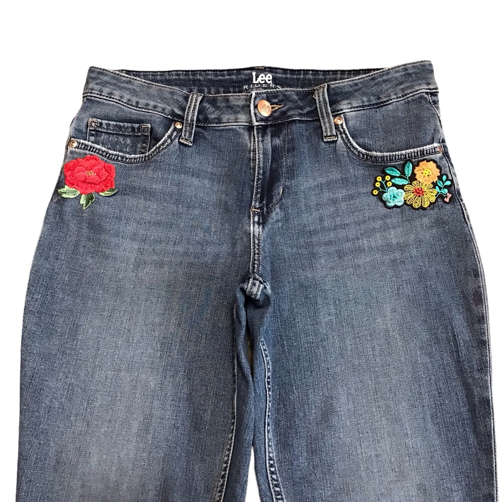 Riders by Lee Women’s Fray Cuff 6 Medium Capri Jeans Embroidered Patches - Picture 2 of 11